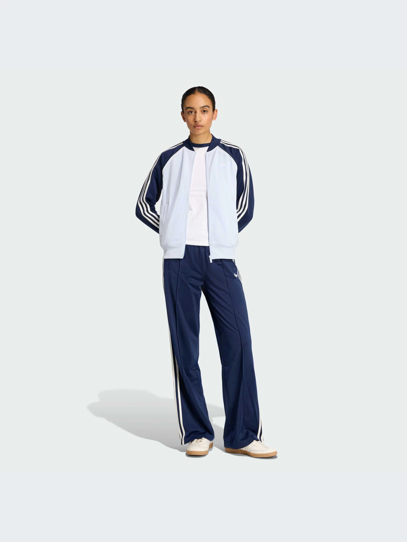 Брюки Adidas Adicolor модель KC9018-KZ Брюки Adidas Adicolor модель KC9018-KZ Фото