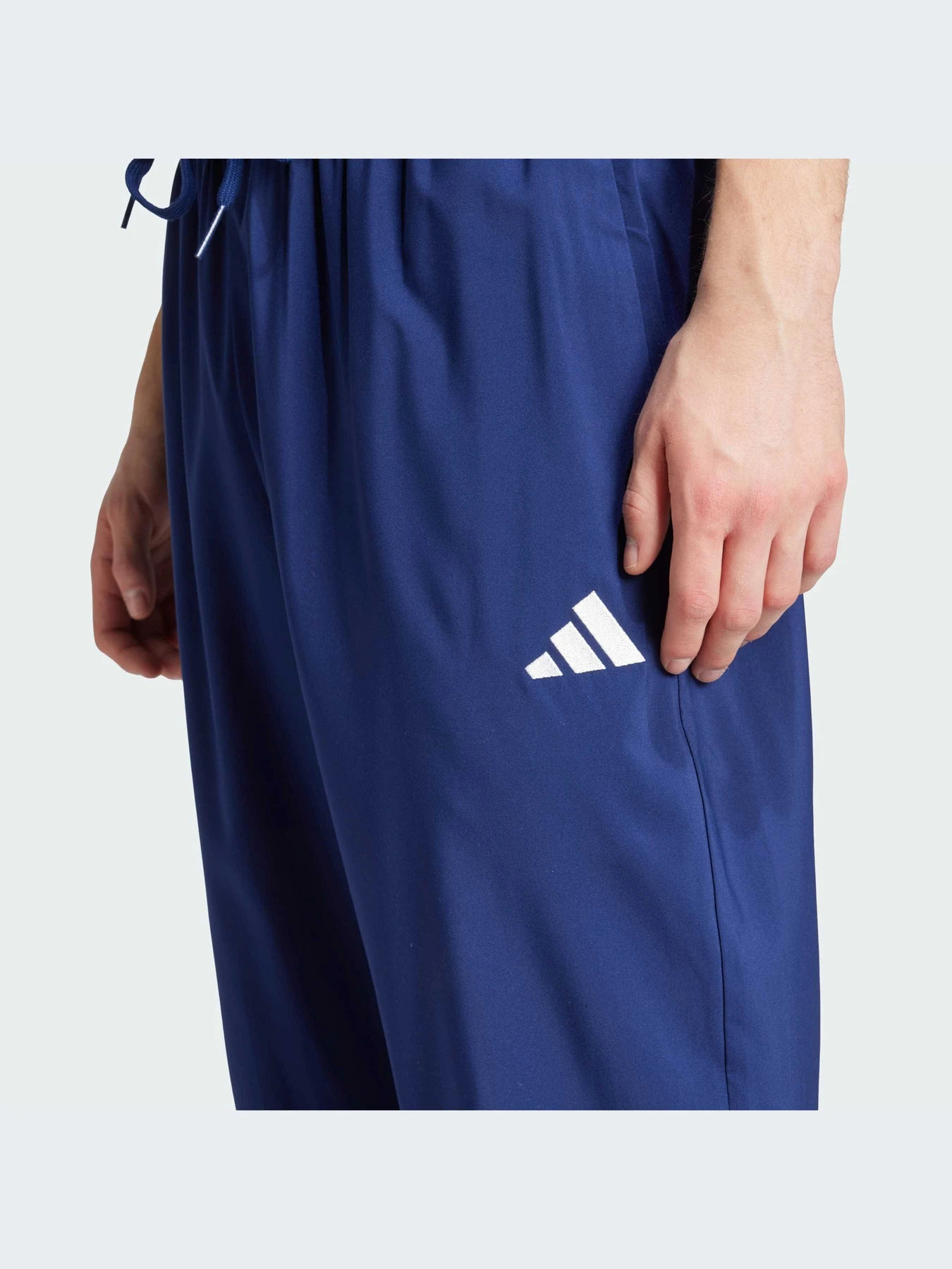 Брюки Adidas Adidas Essentials модель JW4630-KZ Брюки Adidas Adidas Essentials модель JW4630-KZ Фото