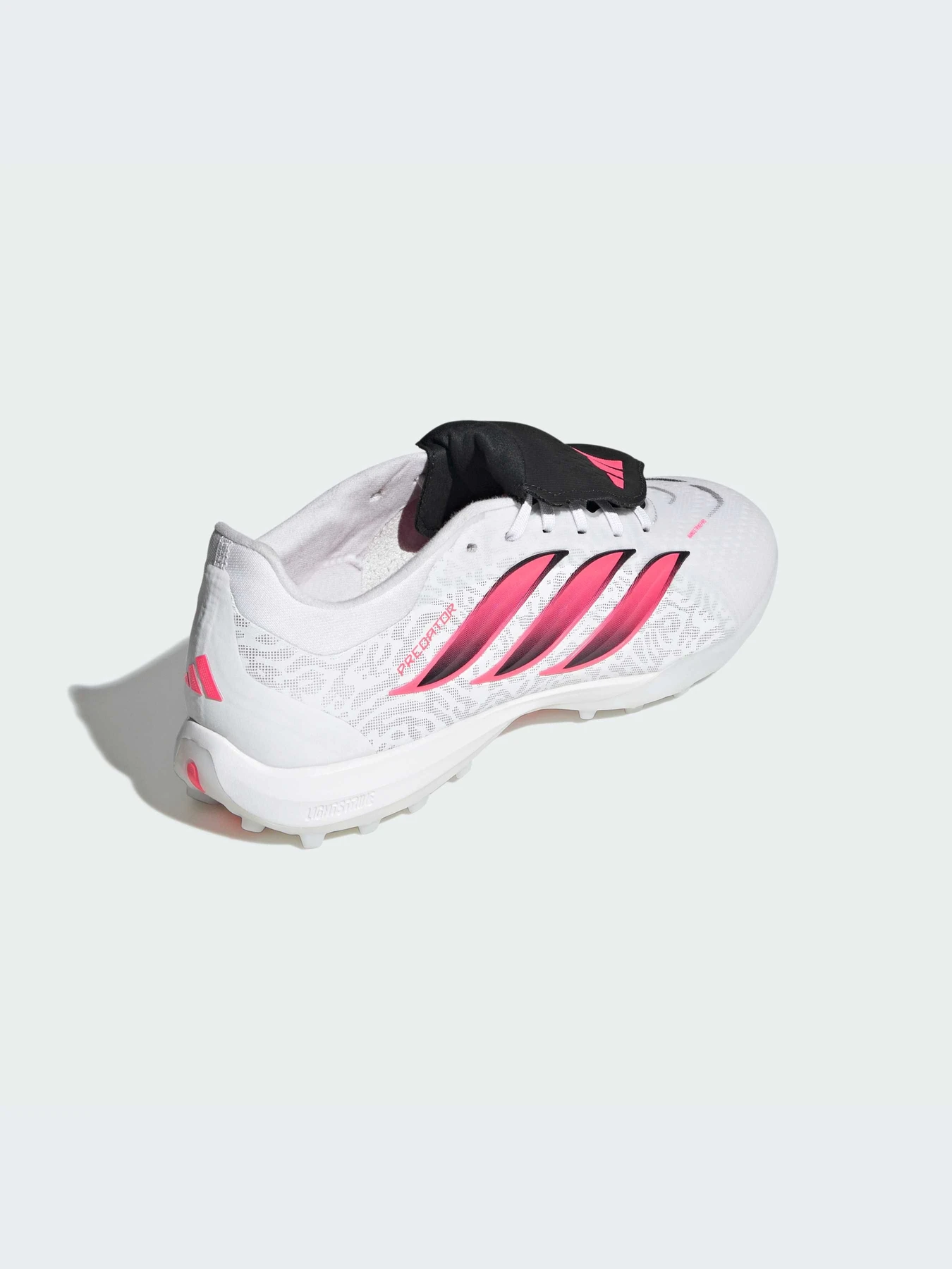 Кроссовки Adidas Predator модель IH7218-KZ Кроссовки Adidas Predator модель IH7218-KZ Фото