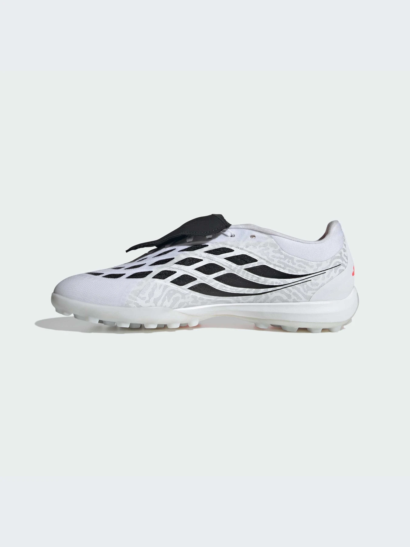 Кроссовки Adidas Predator модель IH7218-KZ Кроссовки Adidas Predator модель IH7218-KZ Фото
