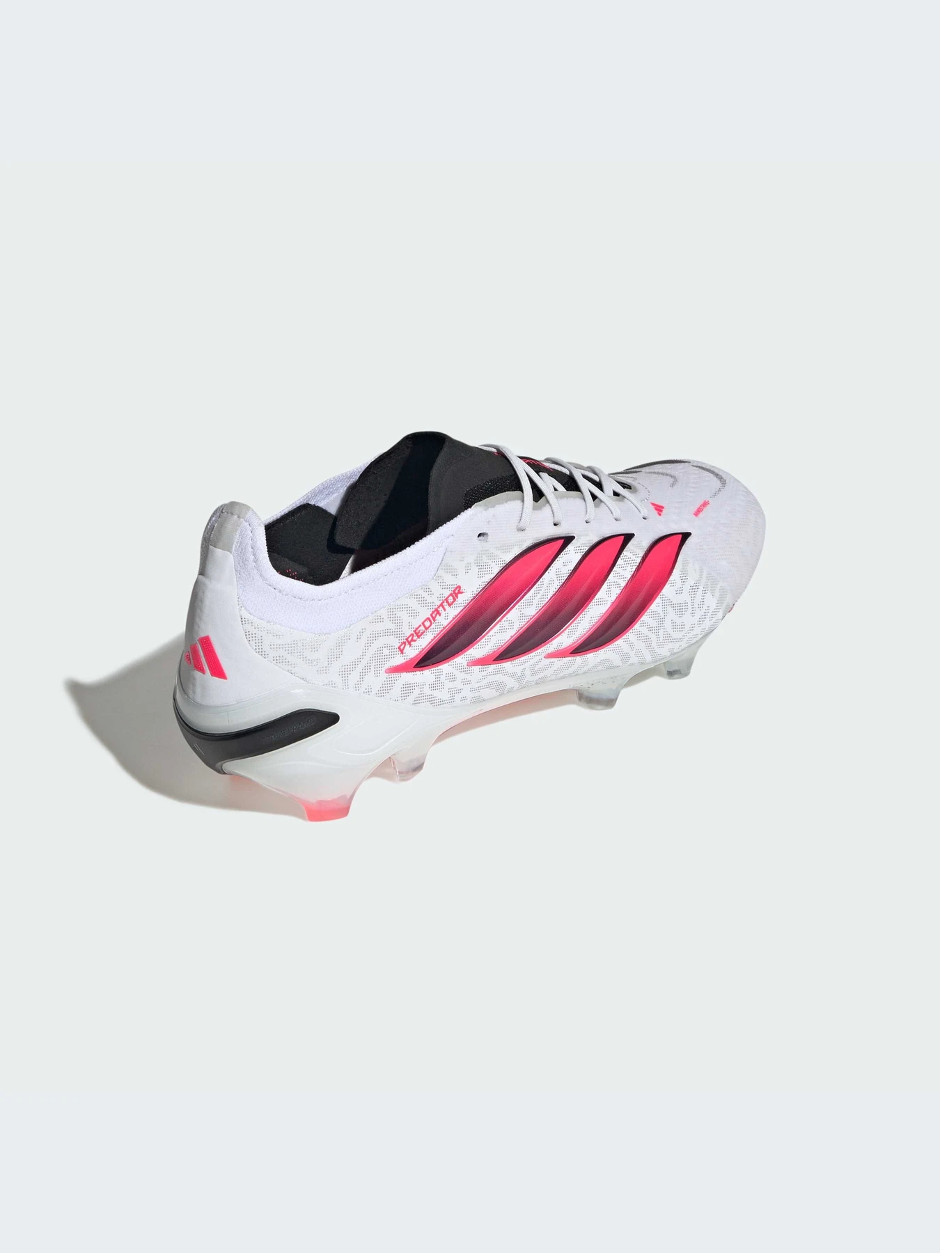 Кроссовки Adidas Predator модель IH4699-KZ Кроссовки Adidas Predator модель IH4699-KZ Фото