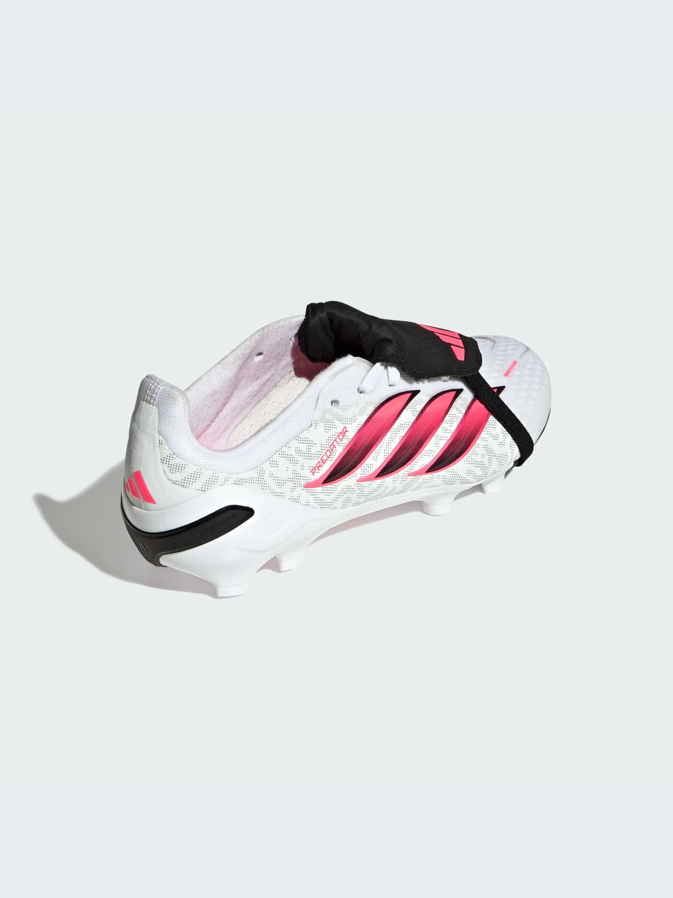 Кроссовки Adidas Predator модель IH2109-KZ Кроссовки Adidas Predator модель IH2109-KZ Фото