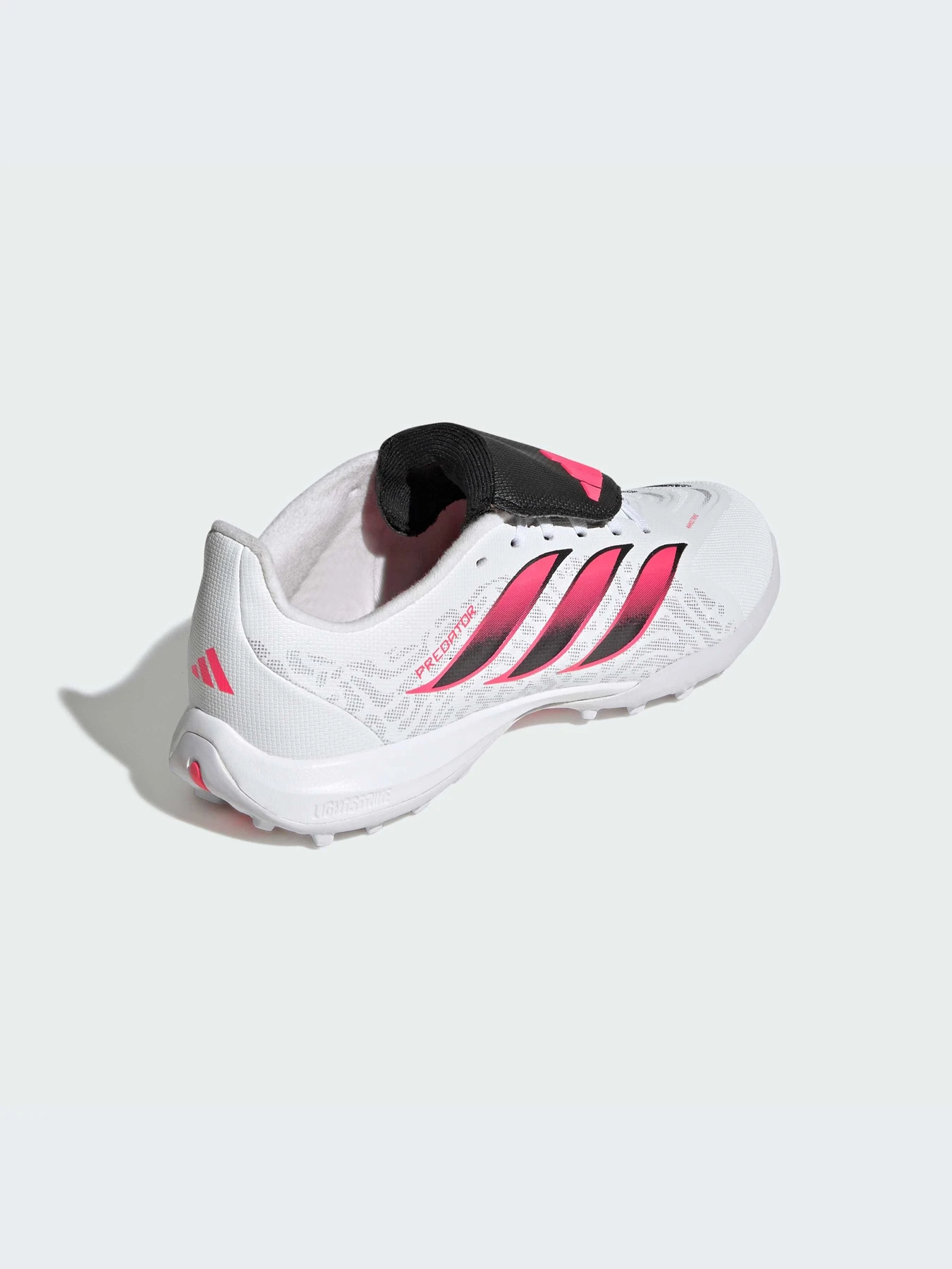 Кроссовки Adidas Predator модель IH2103-KZ Кроссовки Adidas Predator модель IH2103-KZ Фото