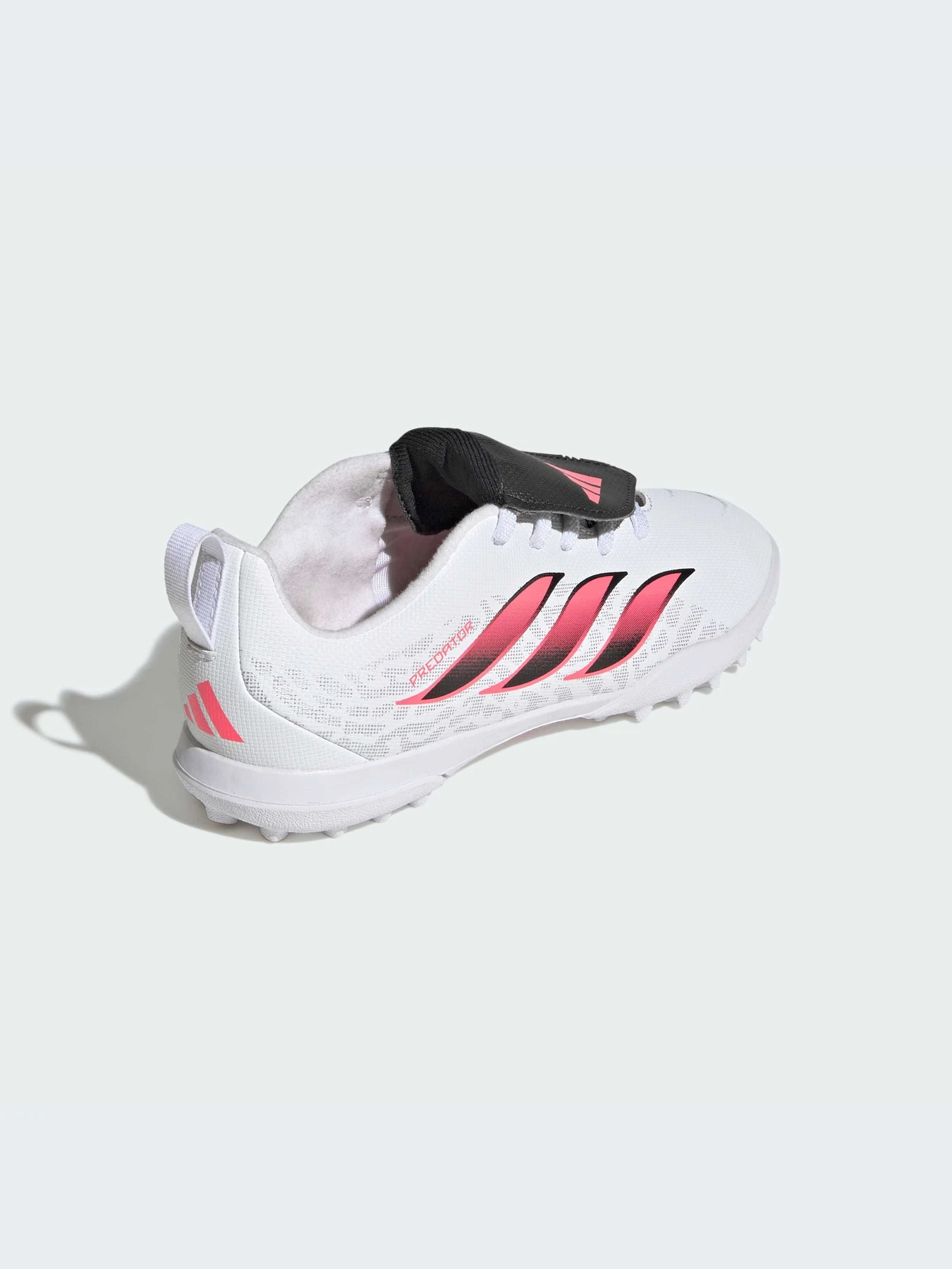 Кроссовки Adidas Predator модель IH2087-KZ Кроссовки Adidas Predator модель IH2087-KZ Фото