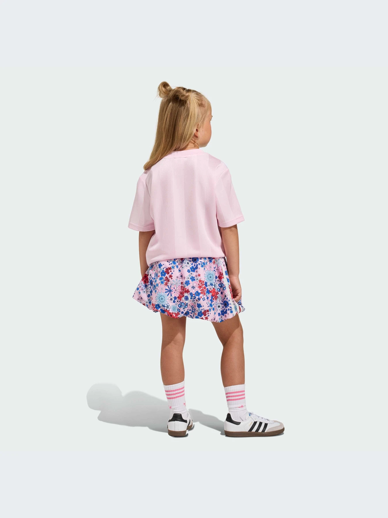 Костюмы Adidas Graphics модель KD1739-KZ Костюмы Adidas Graphics модель KD1739-KZ Фото