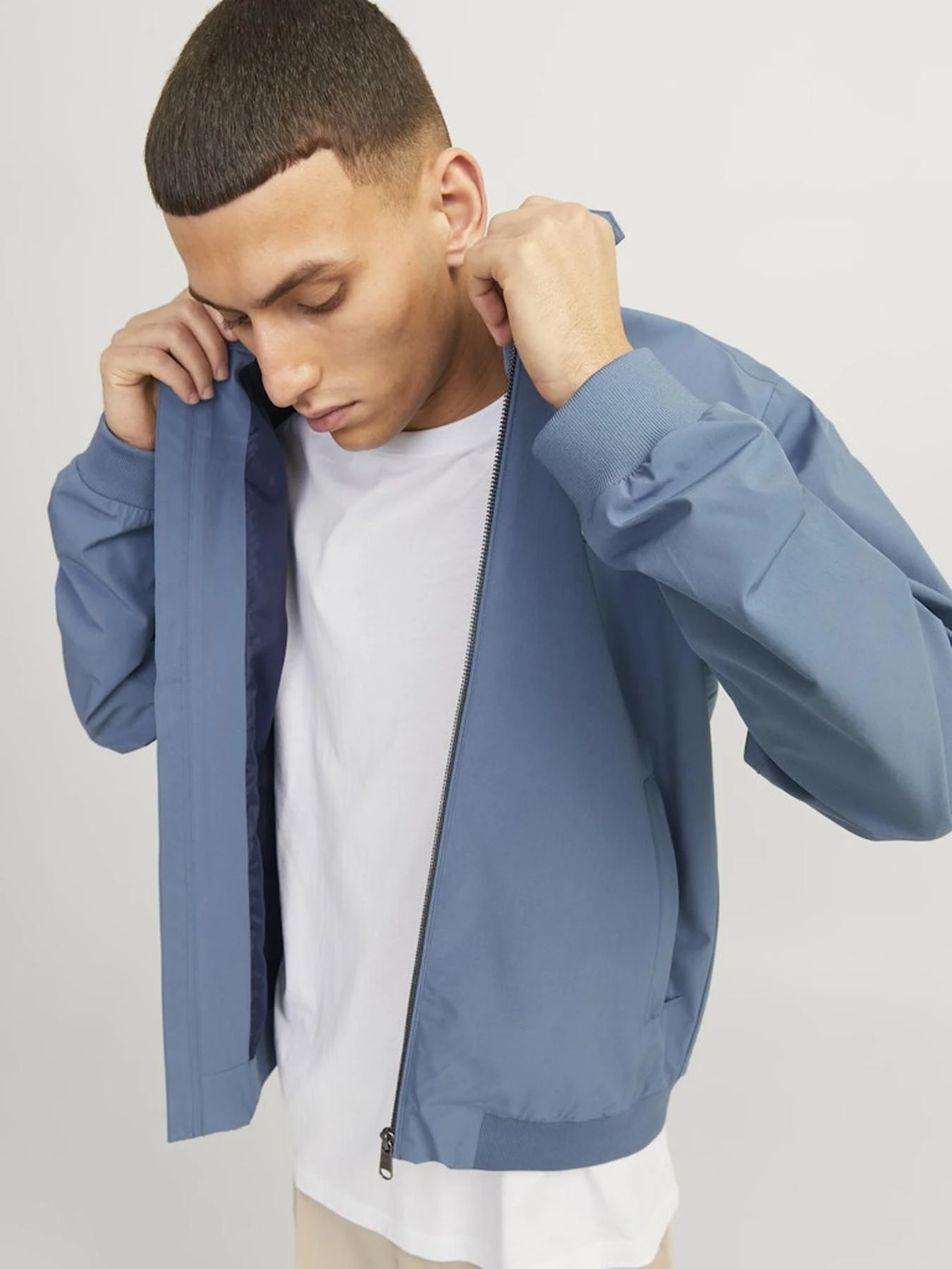 Куртки и дубленки JACK & JONES модель 12251906_CaptainsBlue Куртки и дубленки JACK & JONES модель 12251906_CaptainsBlue Фото