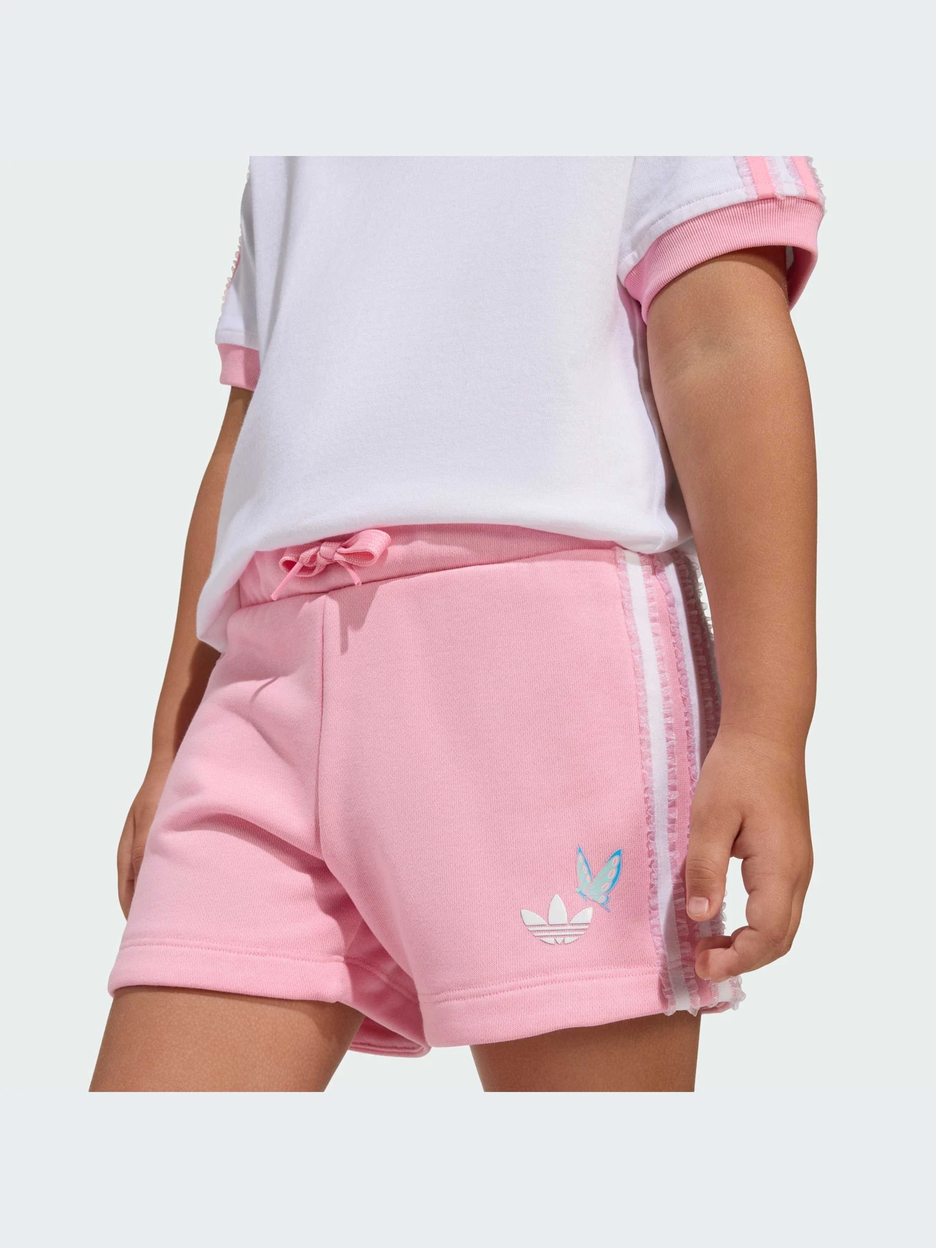 Костюмы Adidas Graphics модель KE0700-KZ Костюмы Adidas Graphics модель KE0700-KZ Фото