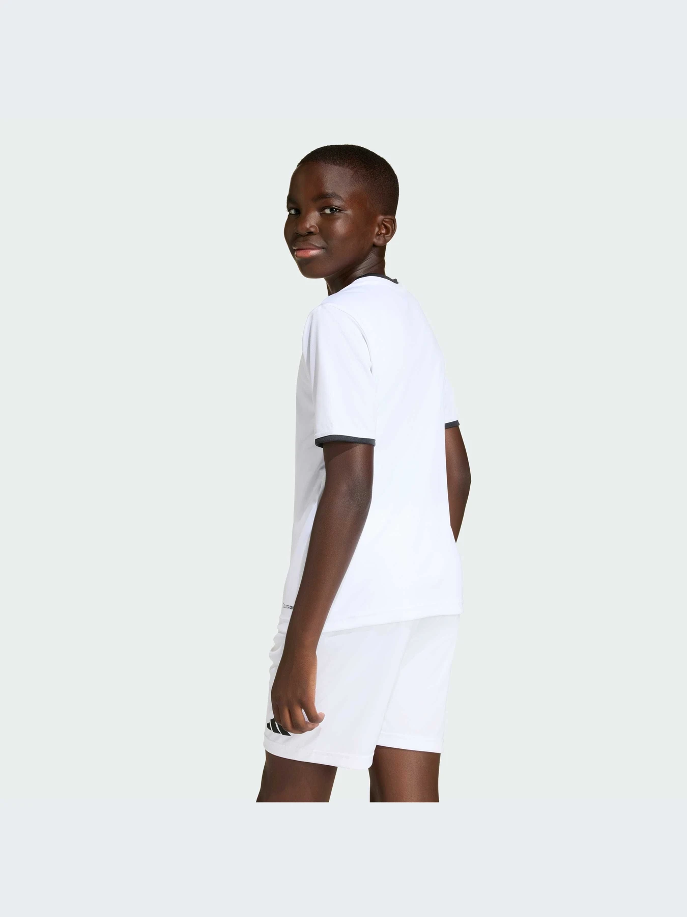Футболки и поло Adidas модель JZ2532-KZ Футболки и поло Adidas модель JZ2532-KZ Фото