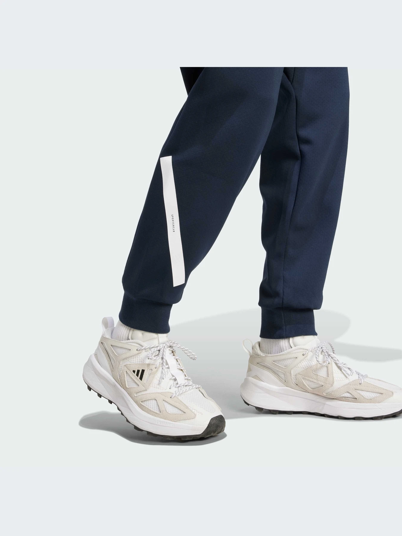 Брюки Adidas ZNE модель JW4723-KZ Брюки Adidas ZNE модель JW4723-KZ Фото