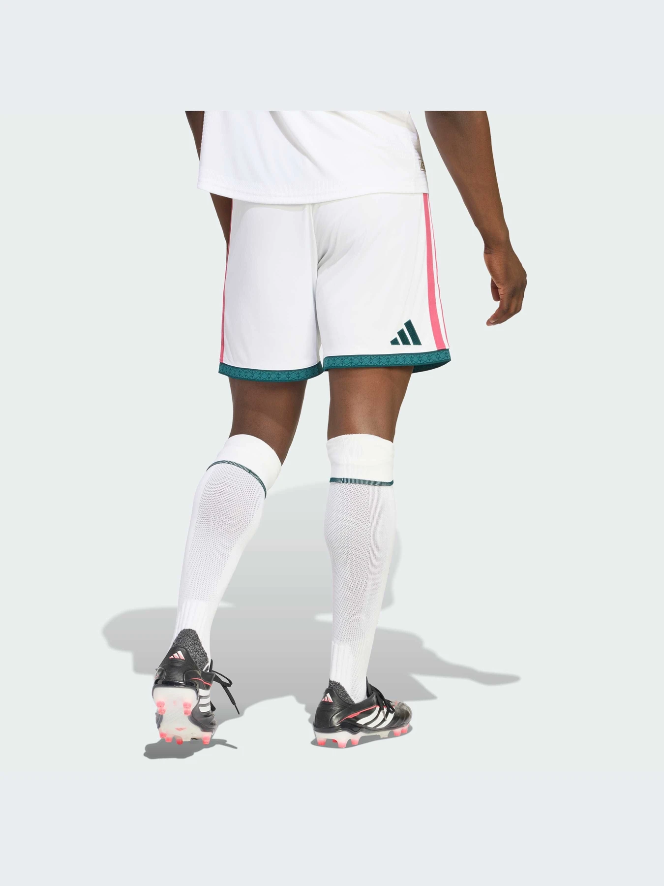 Шорты Adidas модель JZ7214-KZ Шорты Adidas модель JZ7214-KZ Фото