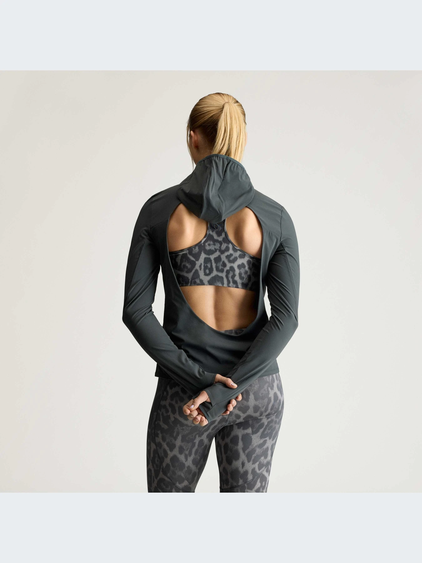 Худи и свитшоты Adidas модель KR6172-KZ Худи и свитшоты Adidas модель KR6172-KZ Фото
