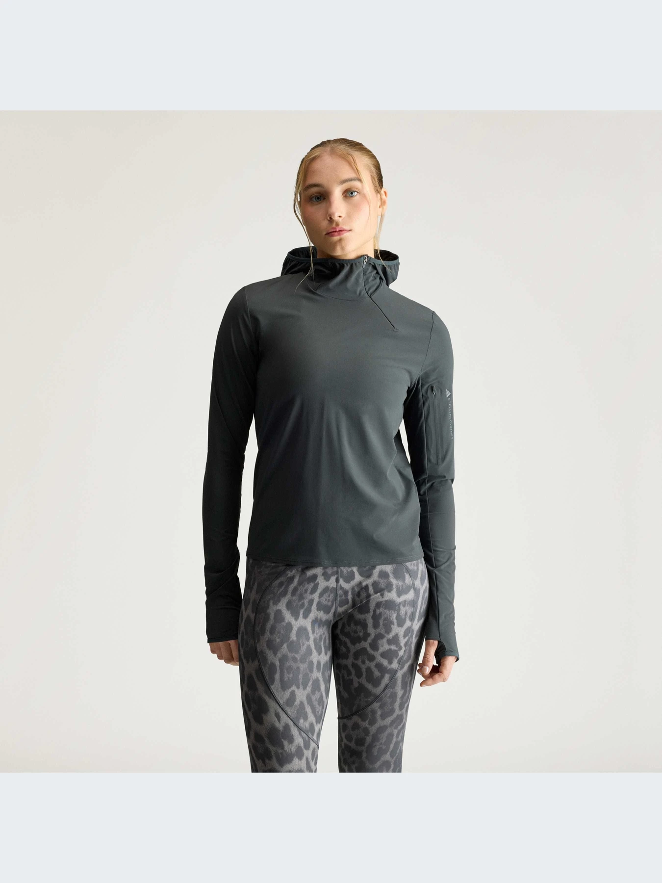 Худи и свитшоты Adidas модель KR6172-KZ Худи и свитшоты Adidas модель KR6172-KZ Фото