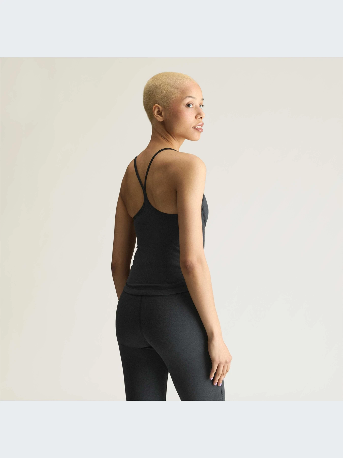 Футболки и поло Adidas модель KR6221-KZ Футболки и поло Adidas модель KR6221-KZ Фото