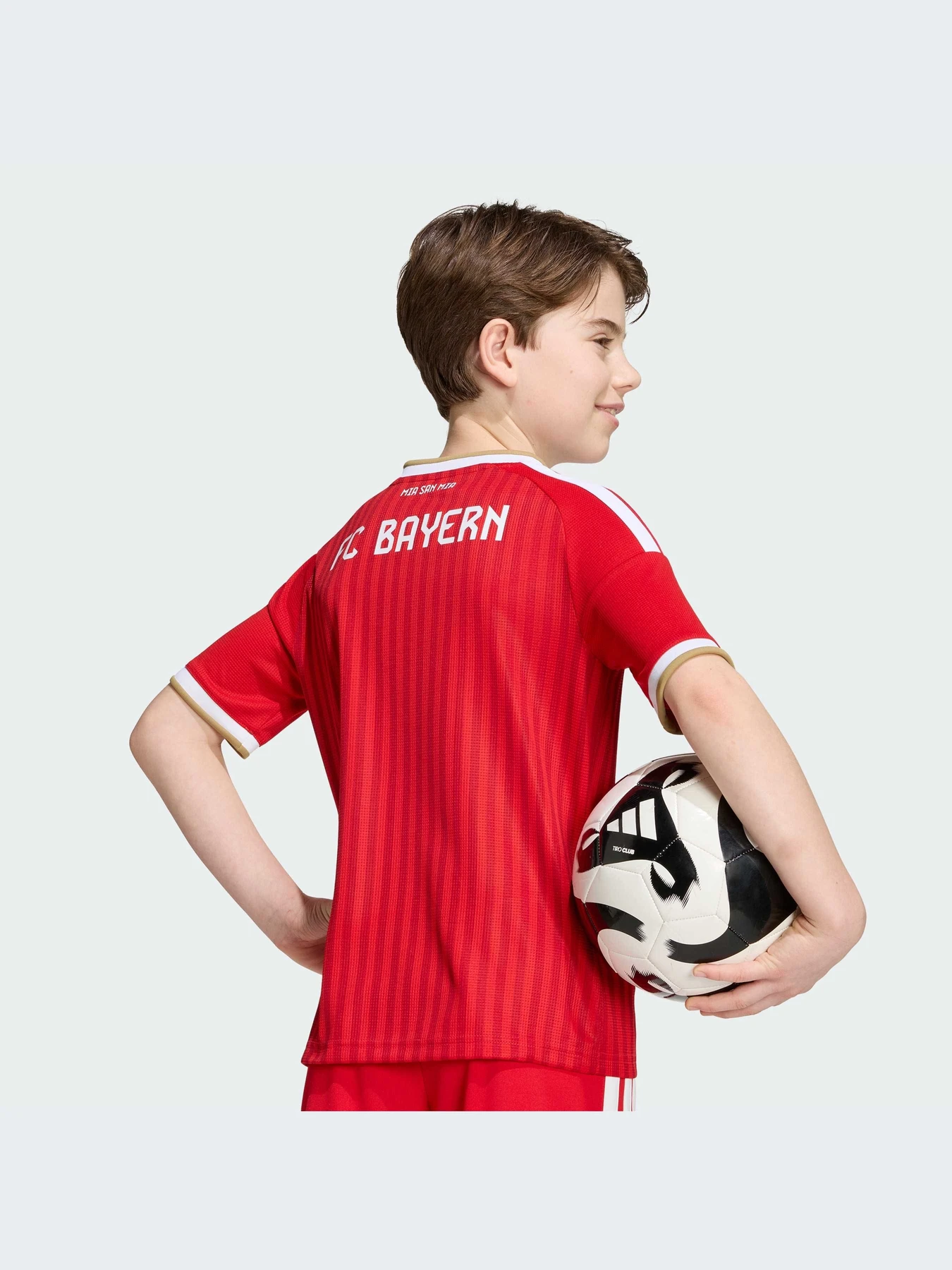 Футболки и поло Adidas модель JZ3098-KZ Футболки и поло Adidas модель JZ3098-KZ Фото