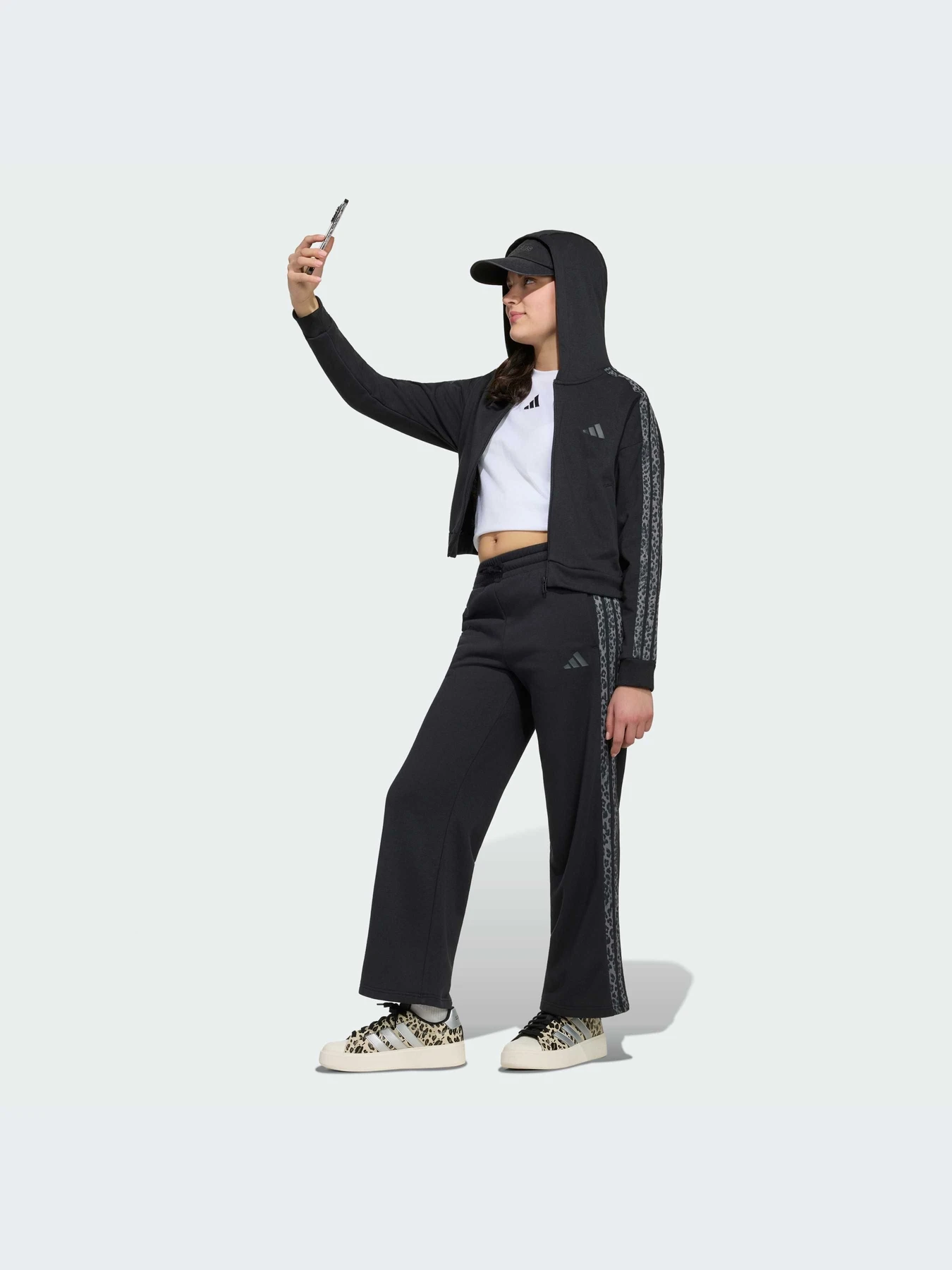Худи и свитшоты Adidas модель KC7203-KZ Фото