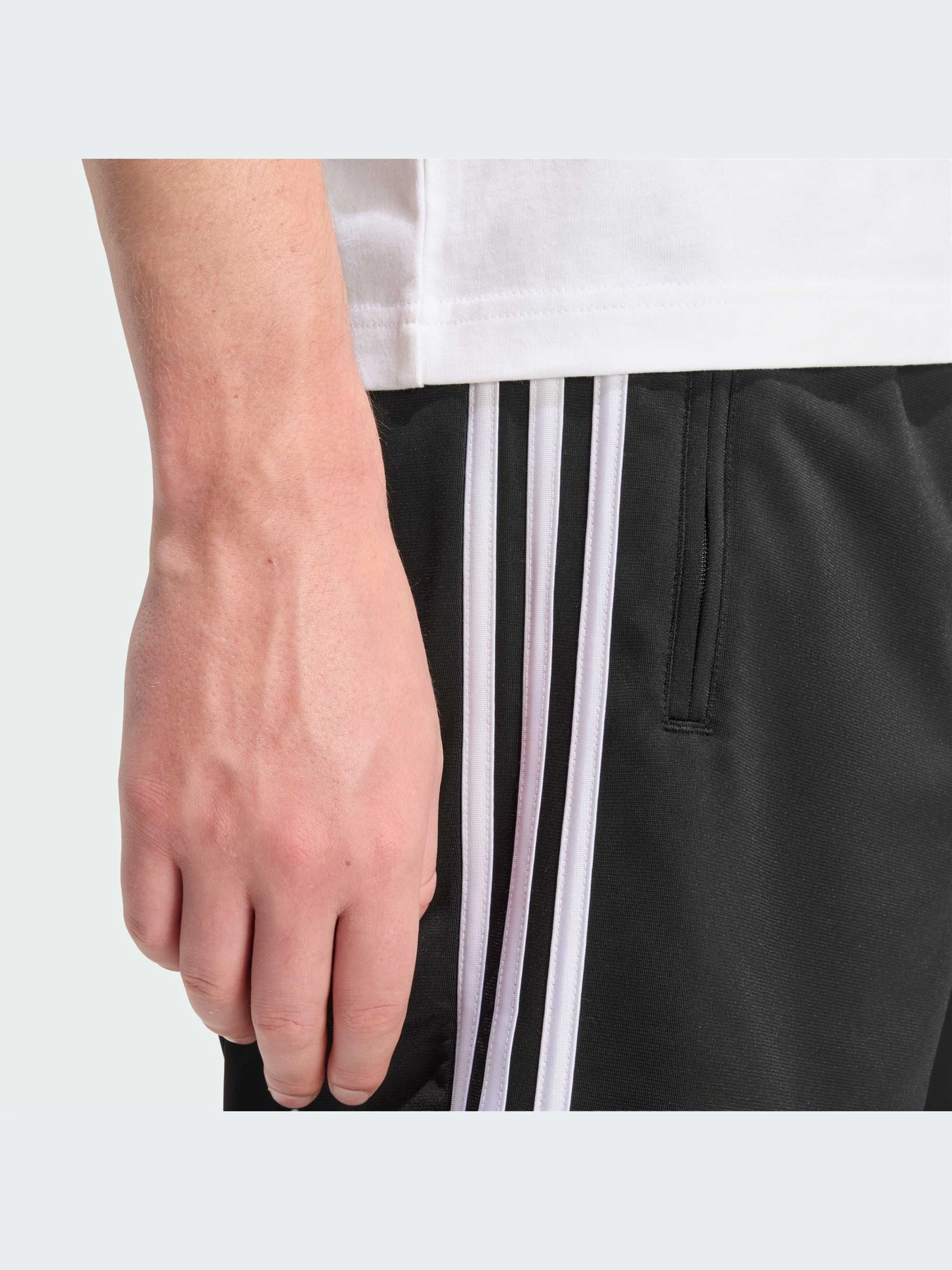 Шорты Adidas модель KE1379-KZ Фото