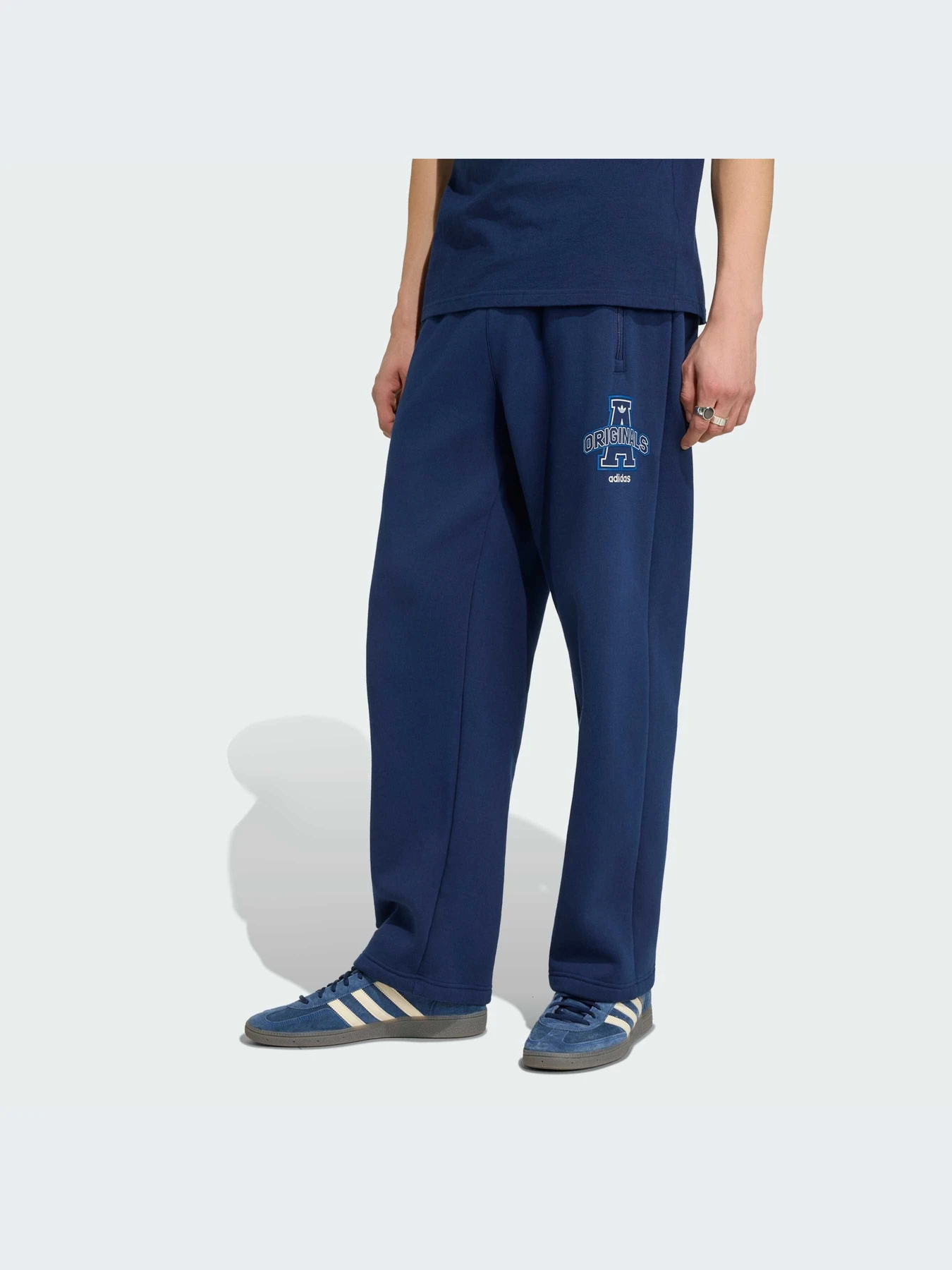 Брюки Adidas Graphics модель IB7091-KZ Брюки Adidas Graphics модель IB7091-KZ Фото