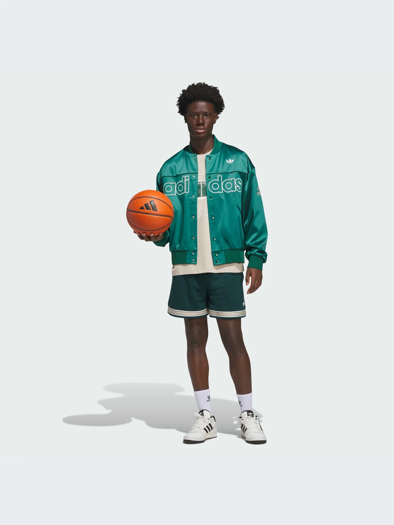 Куртки и дубленки Adidas модель IA2398-KZ Фото